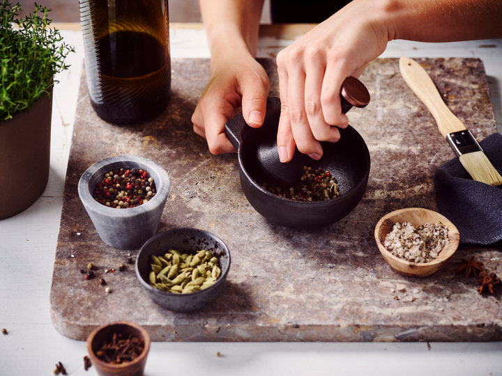 Nori  mortar and pestle