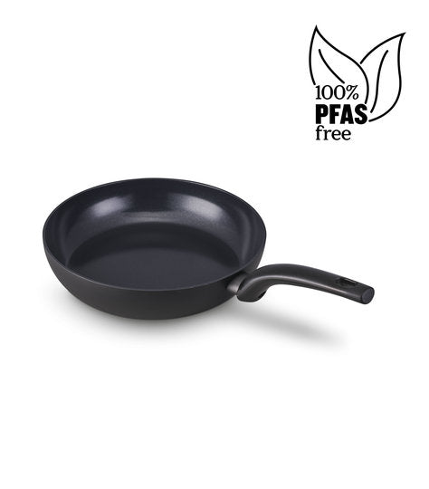 Kuro non-stick frying pan