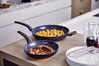 Kuro non-stick frying pan