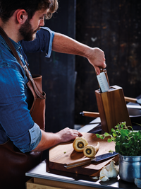 Nomad knife block