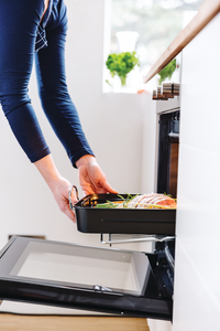 Oven roaster with non-stick rack